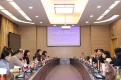 外国语大学中国言语文学学院副院长白亮引见了